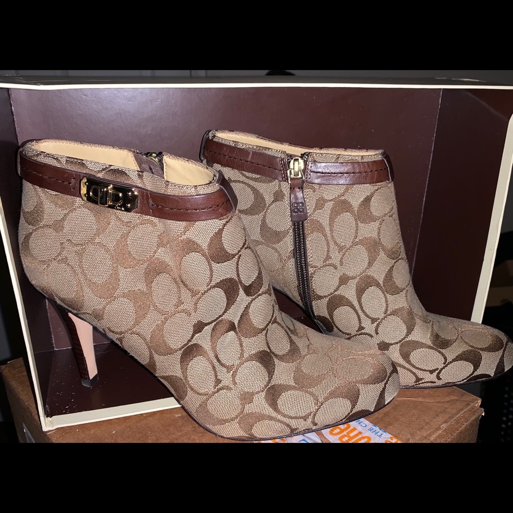 Women’s shoes size 11